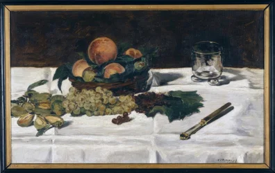 Naturaleza muerta: frutas sobre una mesa